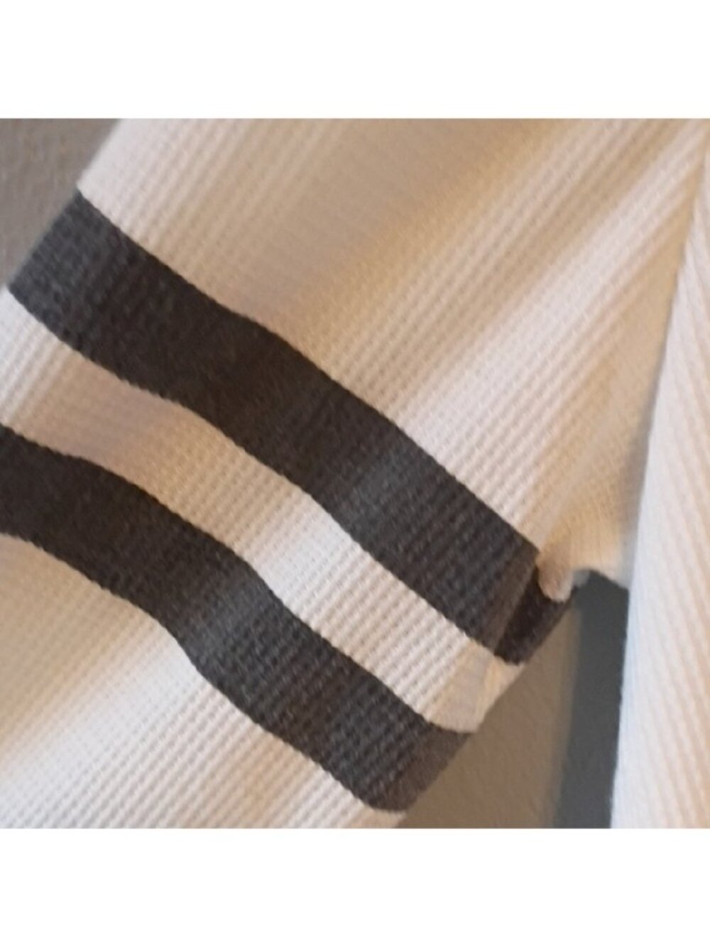 White and Black Shirt with Zipper Detail - Picture 4 of 6